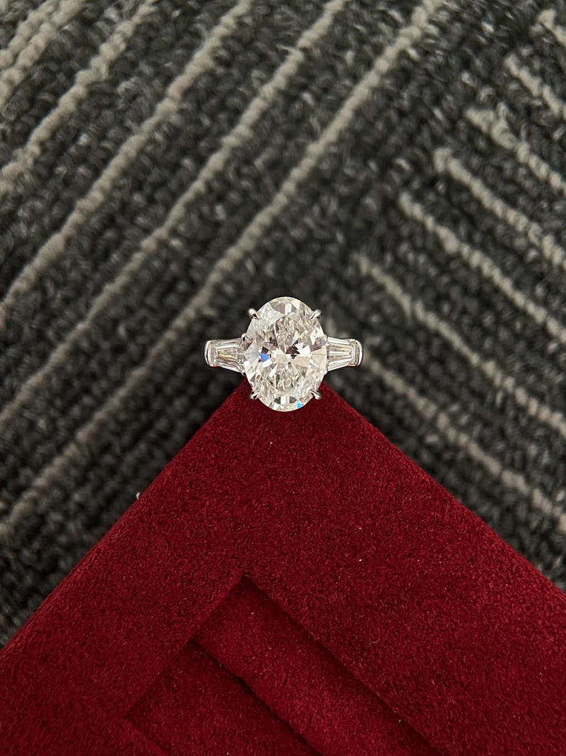 2.50ct-3.50ct Oval Cut Lab Grown Diamond Three Stone Engagement Ring