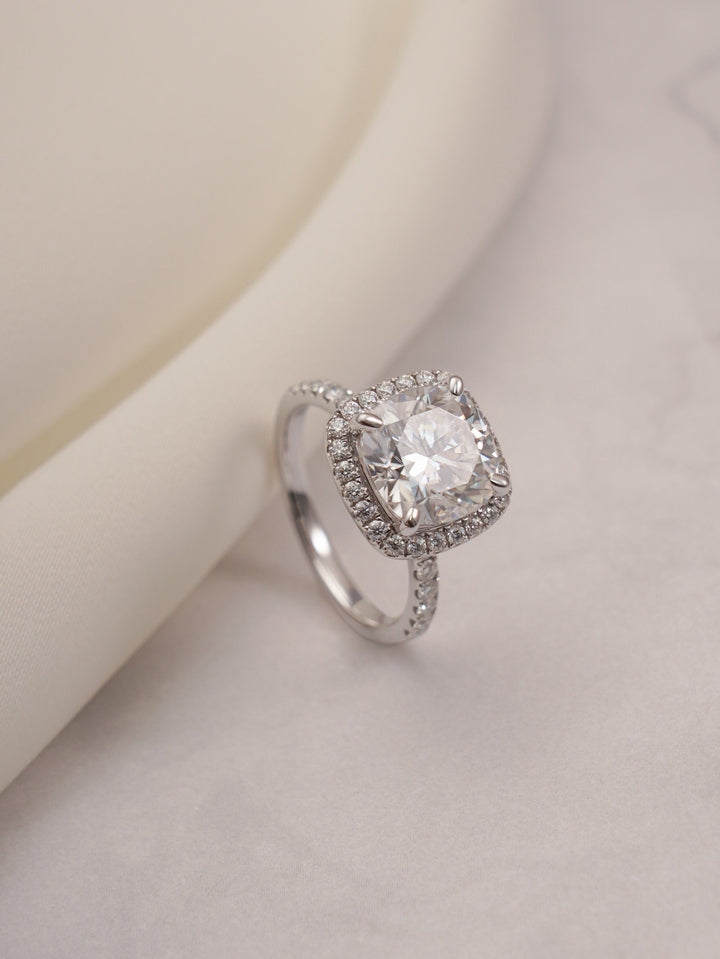 1.50ct-2.50ct Cushion Cut Lab Grown Halo Diamond Engagement Ring