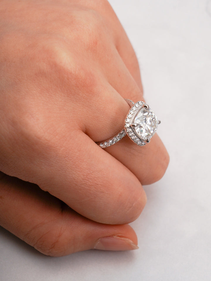 1.50ct-2.50ct Cushion Cut Lab Grown Halo Diamond Engagement Ring