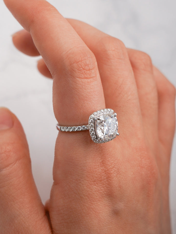 1.50ct-2.50ct Cushion Cut Lab Grown Halo Diamond Engagement Ring