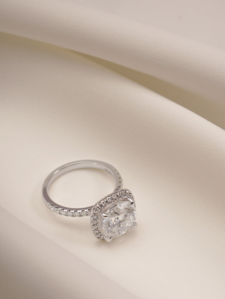 1.50ct-2.50ct Cushion Cut Lab Grown Halo Diamond Engagement Ring