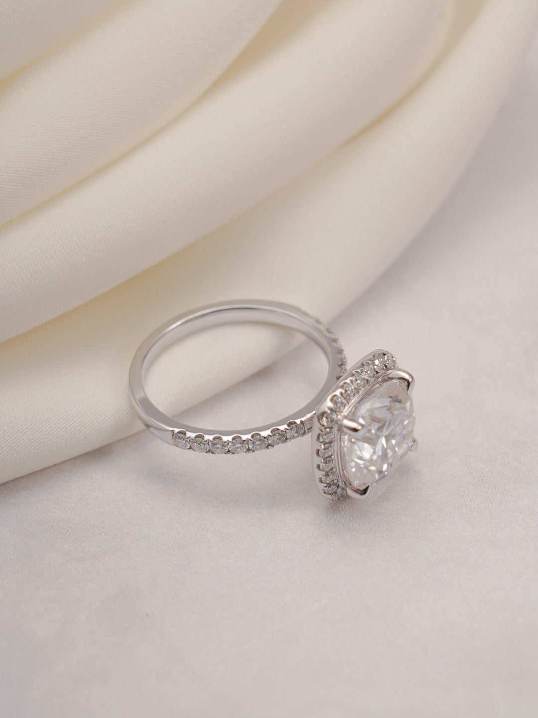 1.50ct-2.50ct Cushion Cut Lab Grown Halo Diamond Engagement Ring