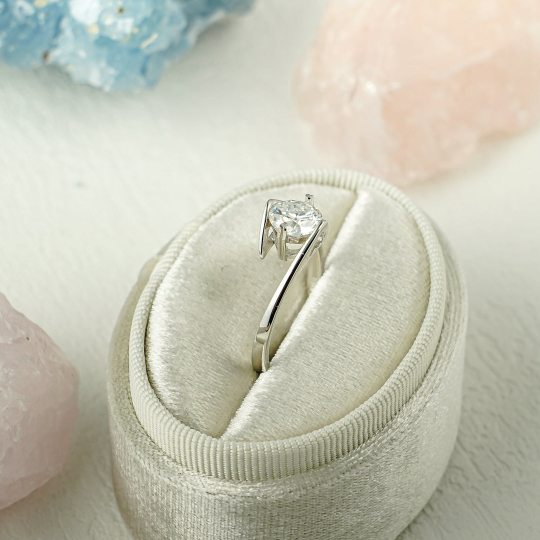 1.50ct-2.50ct Round Cut Lab Grown Bypass Diamond Engagement Ring