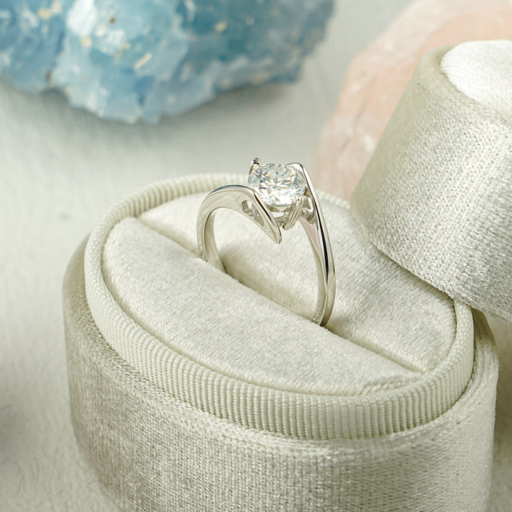 1.50ct-2.50ct Round Cut Lab Grown Bypass Diamond Engagement Ring