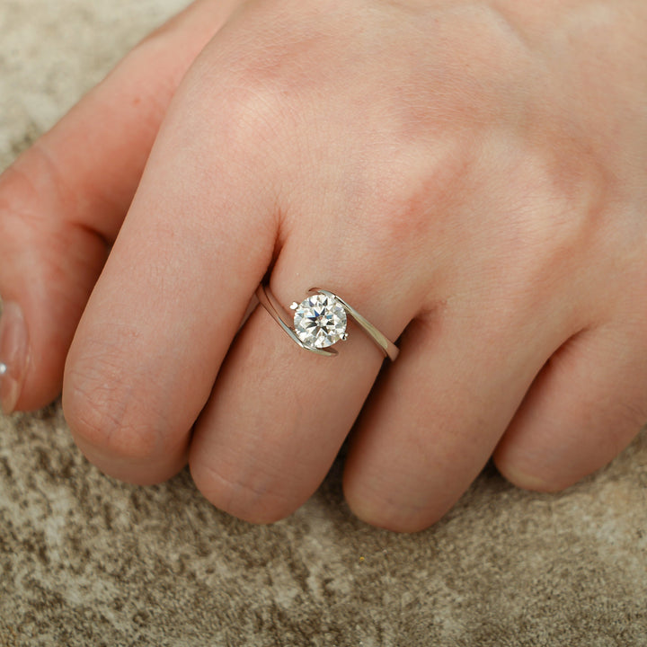 1.50ct-2.50ct Round Cut Lab Grown Bypass Diamond Engagement Ring