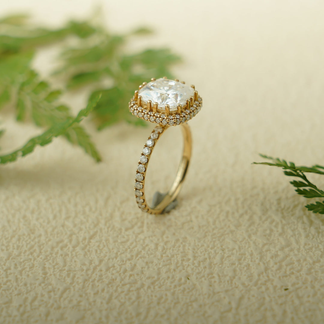 1.50ct-2.50ct Cushion Cut Lab Grown Micro Halo Diamond Engagement Ring