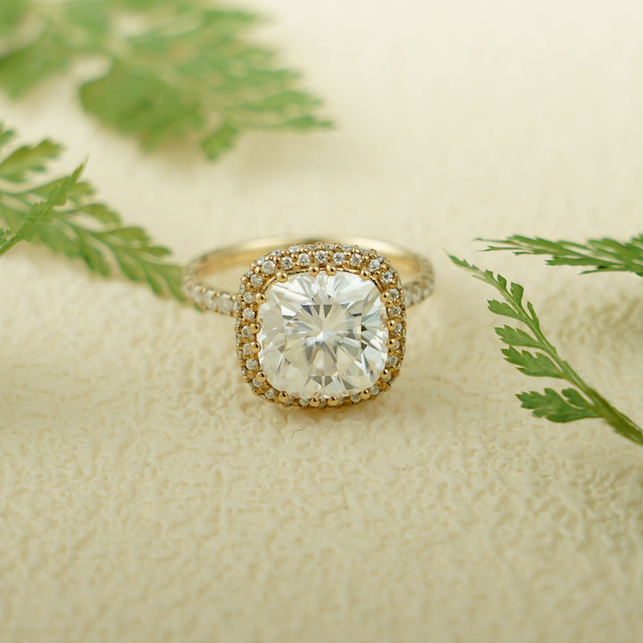 1.50ct-2.50ct Cushion Cut Lab Grown Micro Halo Diamond Engagement Ring