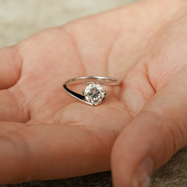 1.50ct-2.50ct Round Cut Lab Grown Bypass Diamond Engagement Ring