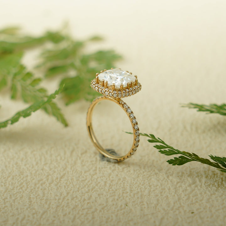 1.50ct-2.50ct Cushion Cut Lab Grown Micro Halo Diamond Engagement Ring