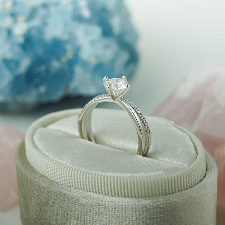 1.0ct-2.0ct Round Cut Lab Grown Diamond Twisted Engagement Ring