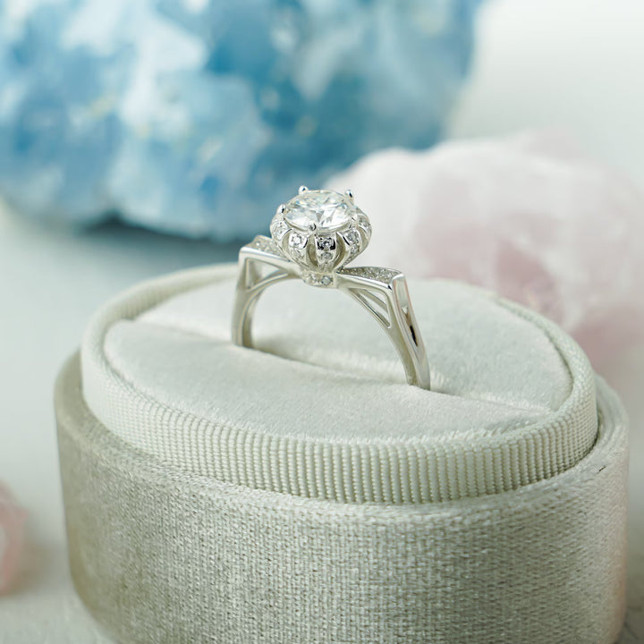 1.0ct-2.0ct Round Cut Lab Grown Diamond Unique Engagement Ring