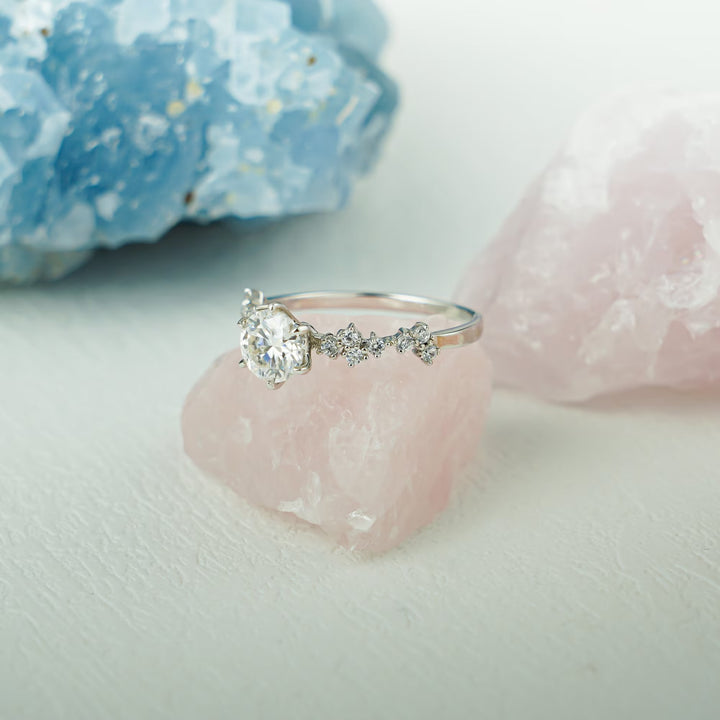 1.50ct-2.50ct Round Cut Lab Grown Diamond Cluster Engagement Ring