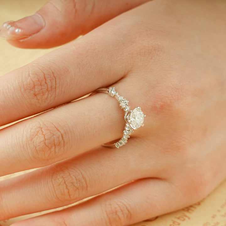 1.50ct-2.50ct Round Cut Lab Grown Diamond Cluster Engagement Ring