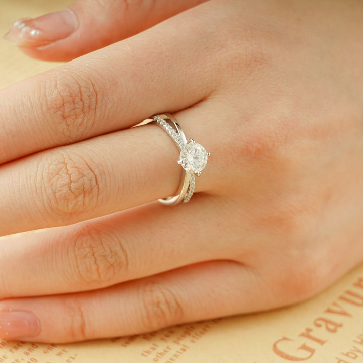 1.0ct-2.0ct Round Cut Lab Grown Diamond Twisted Engagement Ring
