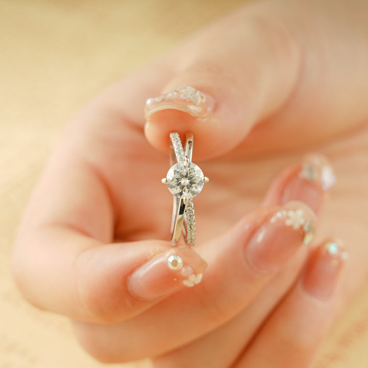 1.0ct-2.0ct Round Cut Lab Grown Diamond Twisted Engagement Ring
