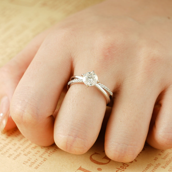 1.0ct-2.0ct Round Cut Lab Grown Diamond Twisted Engagement Ring