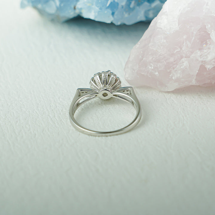 1.0ct-2.0ct Round Cut Lab Grown Diamond Unique Engagement Ring