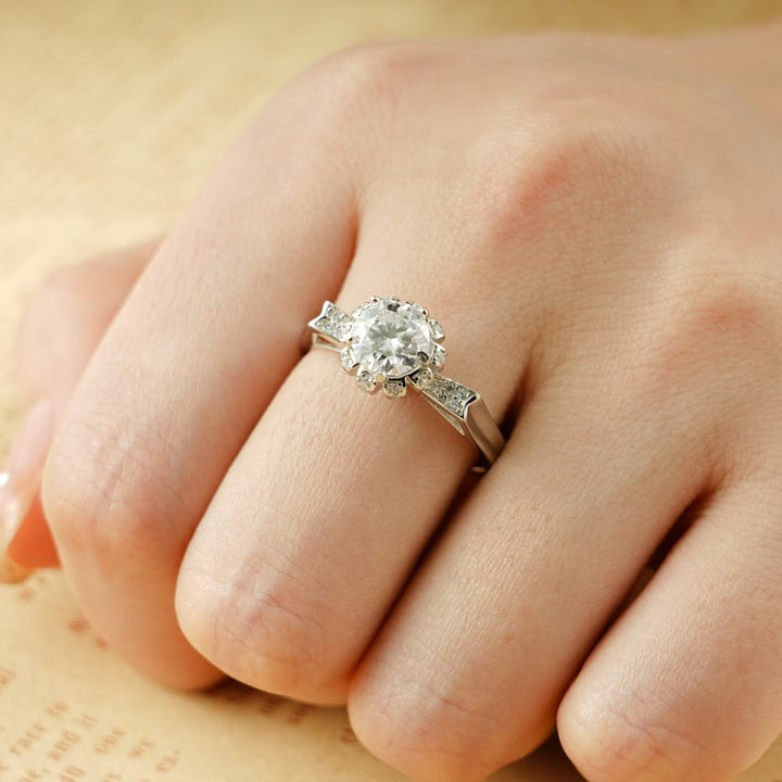 1.0ct-2.0ct Round Cut Lab Grown Diamond Unique Engagement Ring