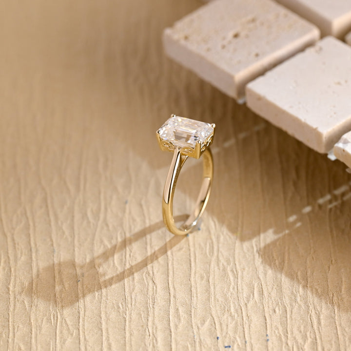 2.50ct-3.50ct Emerald Cut Lab Grown Solitaire Diamond Engagement Ring