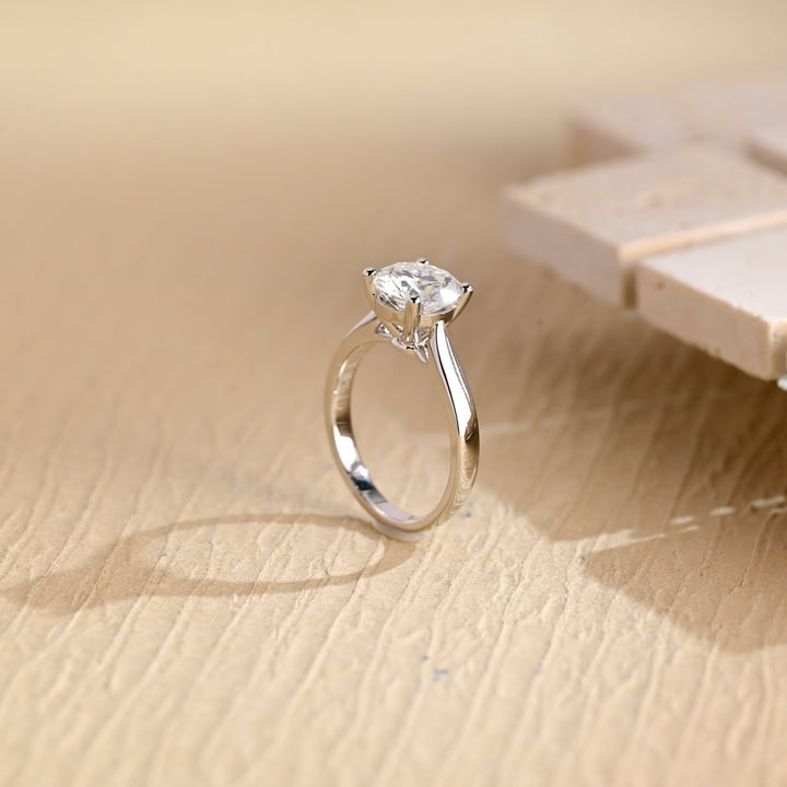 1.0ct-2.0ct Round Cut Lab Grown Diamond Solitaire Engagement Ring