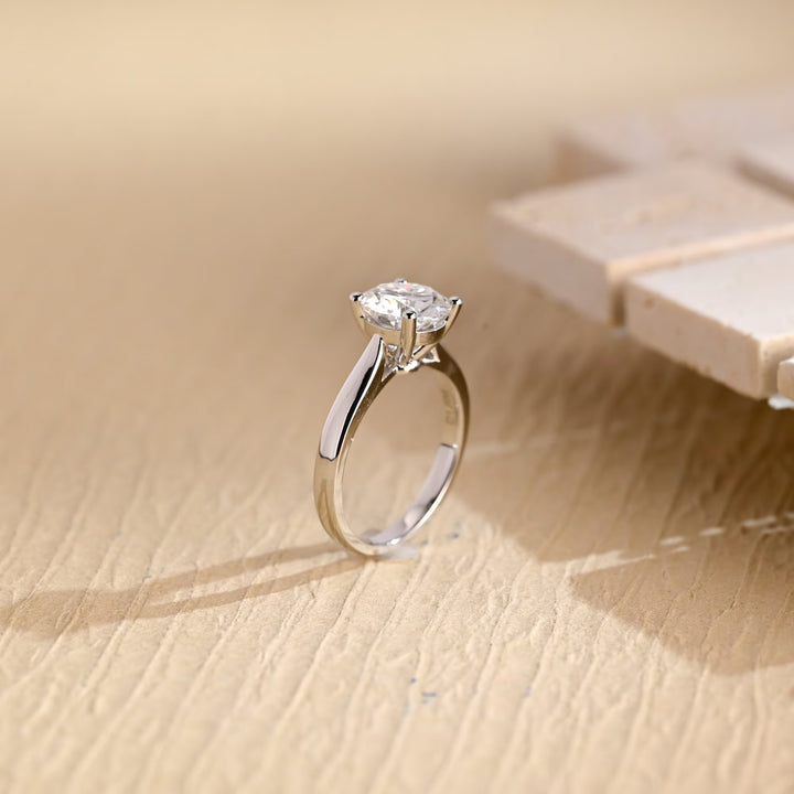 1.0ct-2.0ct Round Cut Lab Grown Diamond Solitaire Engagement Ring