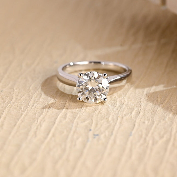 1.0ct-2.0ct Round Cut Lab Grown Diamond Solitaire Engagement Ring