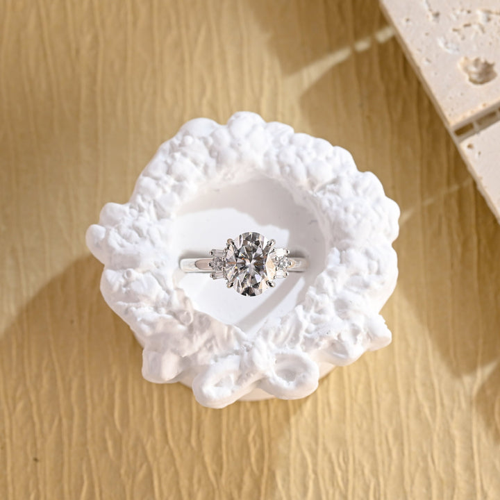2.0ct-3.0ct Oval Cut Lab Grown Diamond Cluster Engagement Ring