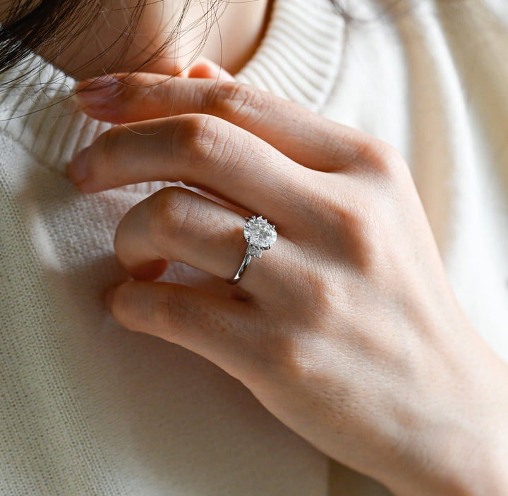 2.0ct-3.0ct Oval Cut Lab Grown Diamond Cluster Engagement Ring