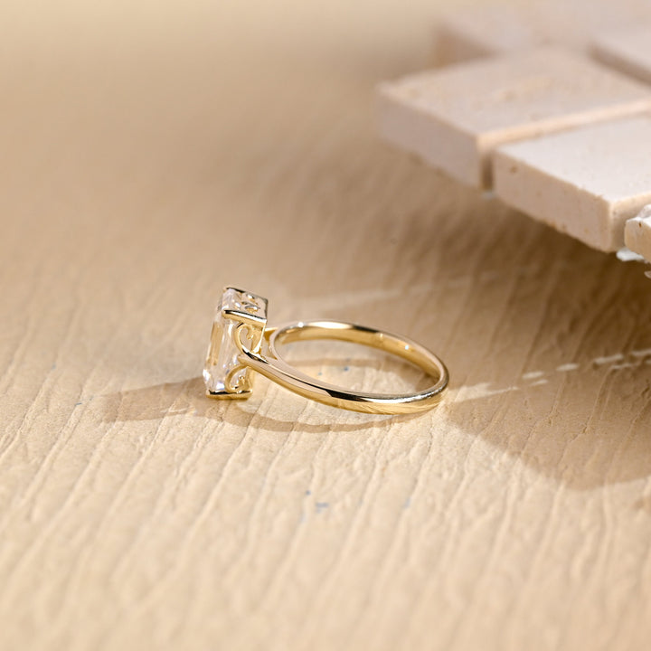 2.50ct-3.50ct Emerald Cut Lab Grown Solitaire Diamond Engagement Ring
