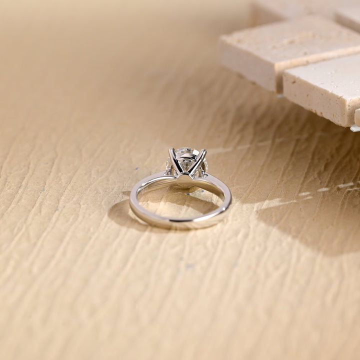 1.0ct-2.0ct Round Cut Lab Grown Diamond Solitaire Engagement Ring