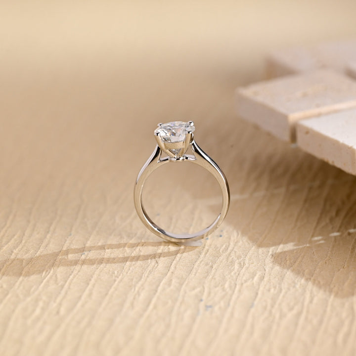 1.0ct-2.0ct Round Cut Lab Grown Diamond Solitaire Engagement Ring