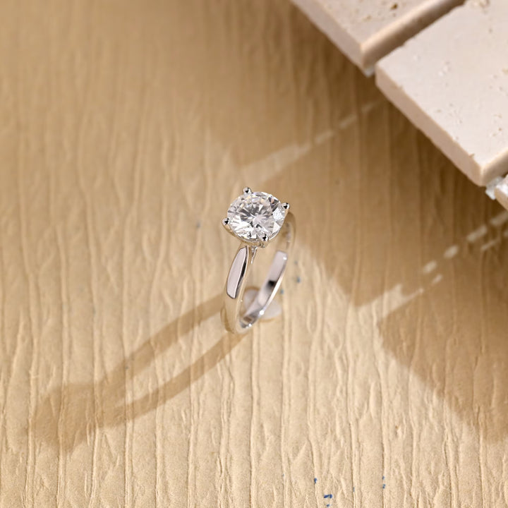 1.0ct-2.0ct Round Cut Lab Grown Diamond Solitaire Engagement Ring