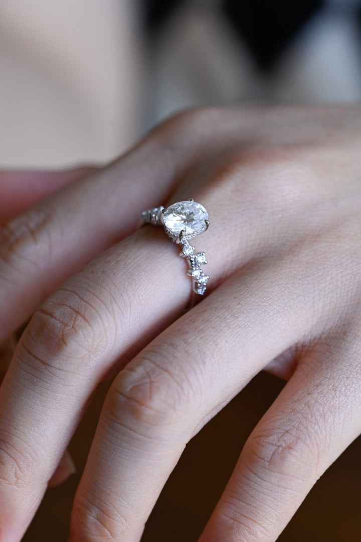 1.50ct-2.50ct Oval Cut Lab Grown Diamond Cluster Engagement Ring