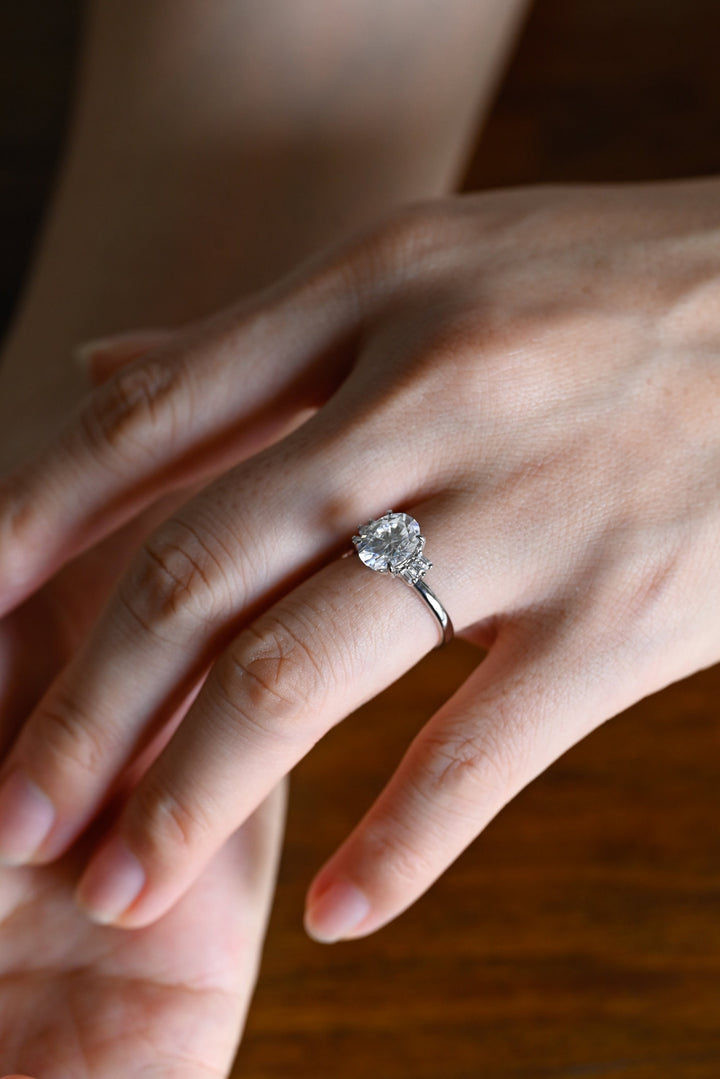 2.0ct-3.0ct Oval Cut Lab Grown Diamond Cluster Engagement Ring