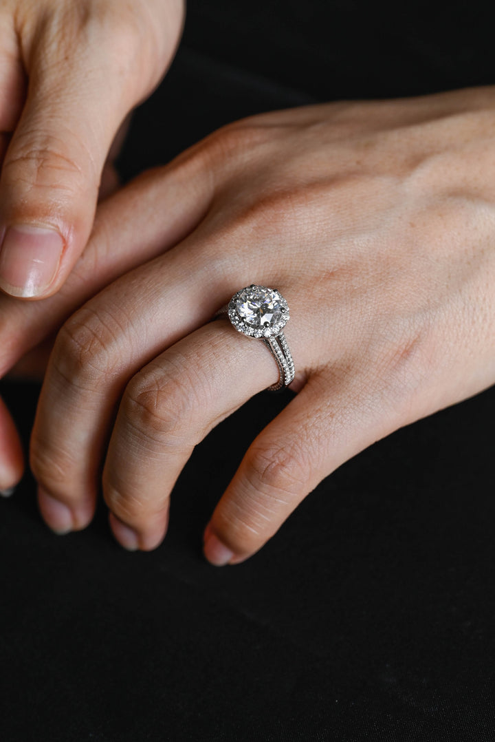 1.50ct-2.50ct Round Cut Lab Grown Halo Diamond Pave Engagement Ring