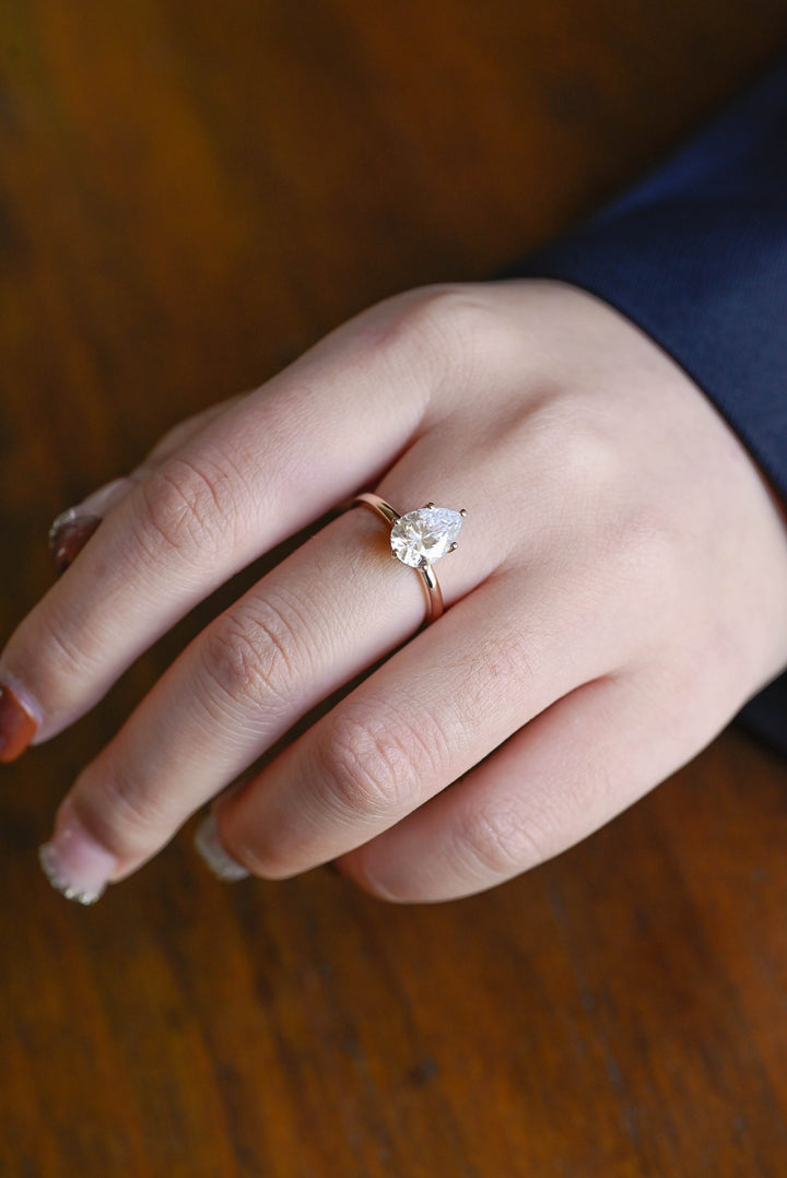 2.0ct-3.0ct Pear Cut Lab Grown Hidden Halo Diamond Engagement Ring