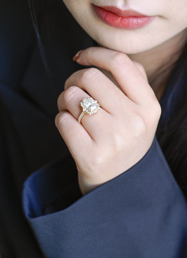 1.50ct-2.50ct Radiant Cut Lab Grown Unique Halo Diamond Engagement Ring