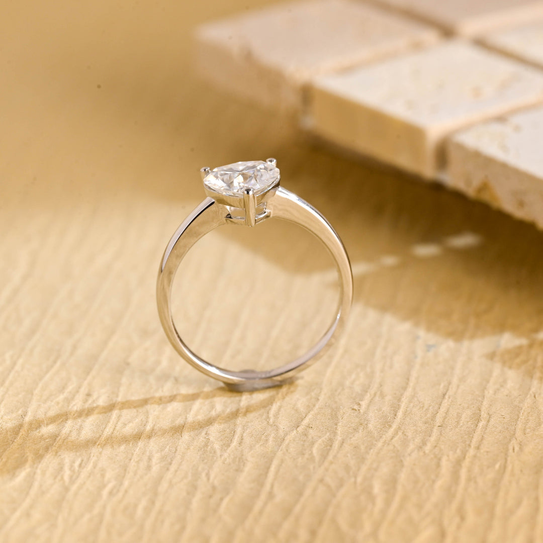 1.0ct-2.0ct Heart Cut Lab Grown Diamond Solitaire Engagement Ring
