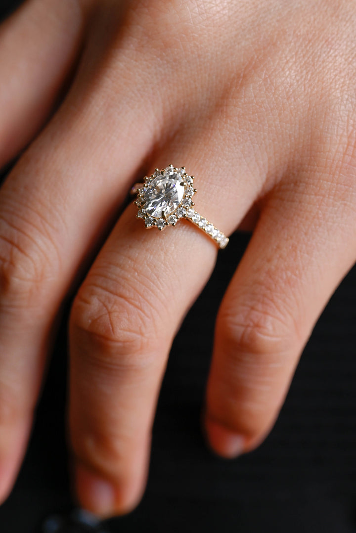1.50ct-2.50ct Oval Cut Lab Grown Diamond Floral Halo Engagement Ring