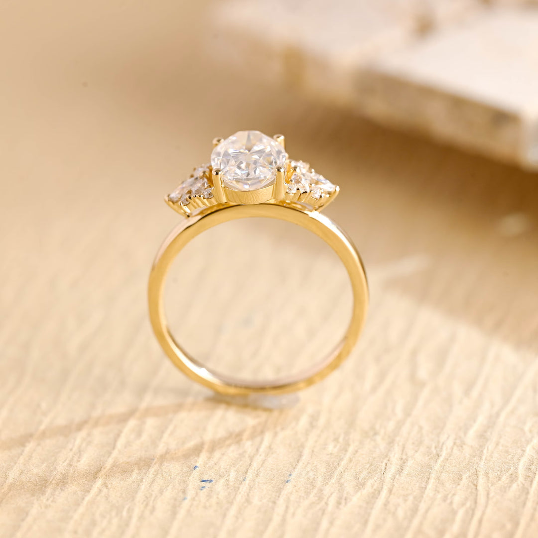 2.50ct-3.50ct Oval Cut Lab Grown Diamond Cluster Engagement Ring