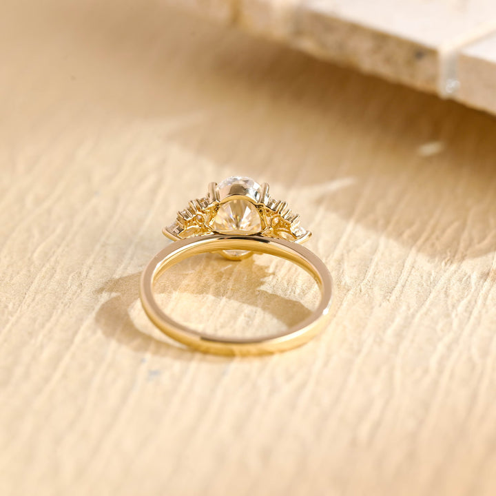2.50ct-3.50ct Oval Cut Lab Grown Diamond Cluster Engagement Ring