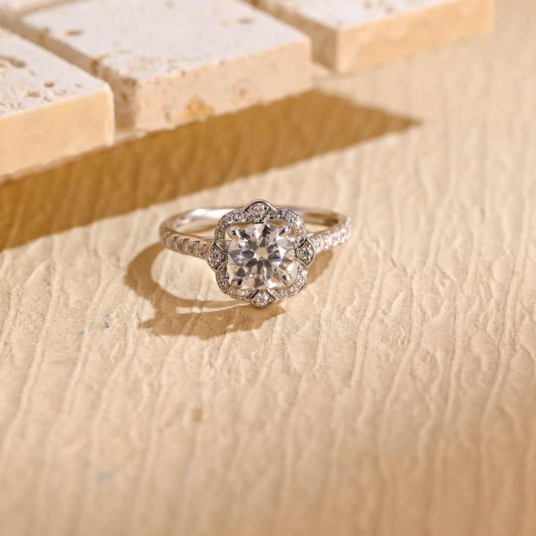 1.0ct-2.0ct Round Cut Lab Grown Diamond Vintage Cluster Engagement Ring