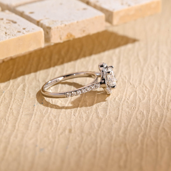 1.0ct-2.0ct Round Cut Lab Grown Diamond Vintage Cluster Engagement Ring