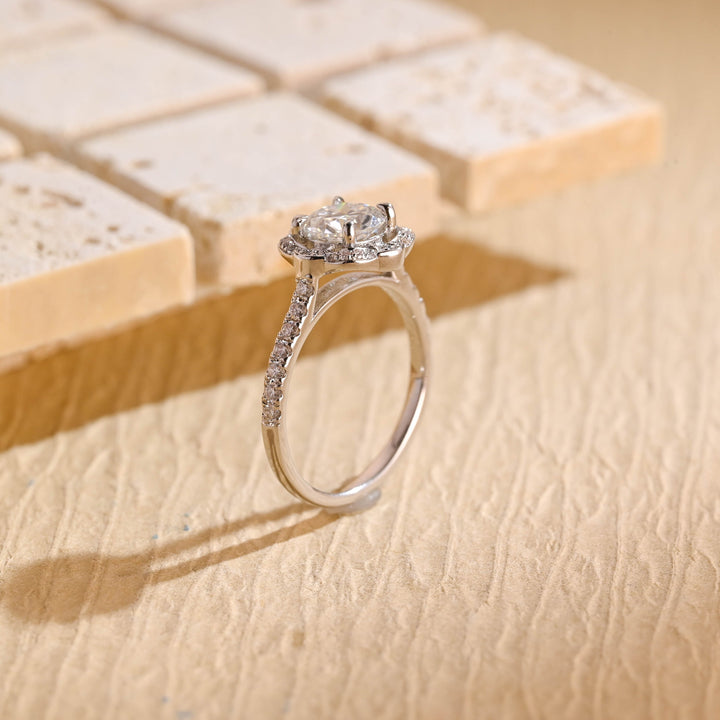 1.0ct-2.0ct Round Cut Lab Grown Diamond Vintage Cluster Engagement Ring
