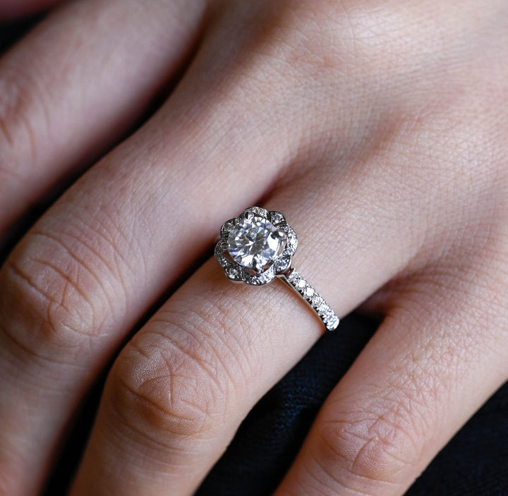 1.0ct-2.0ct Round Cut Lab Grown Diamond Vintage Cluster Engagement Ring