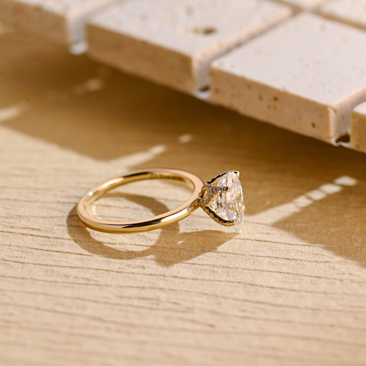 2.0ct-3.0ct Pear Cut Lab Grown Diamond Tulip Set Engagement Ring
