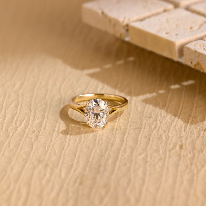 1.50ct-2.50ct Oval Cut Lab Grown Split Shank Diamond Engagement Ring