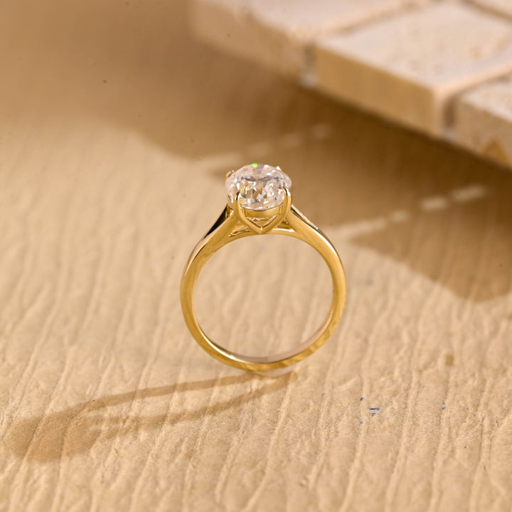 1.50ct-2.50ct Oval Cut Lab Grown Split Shank Diamond Engagement Ring