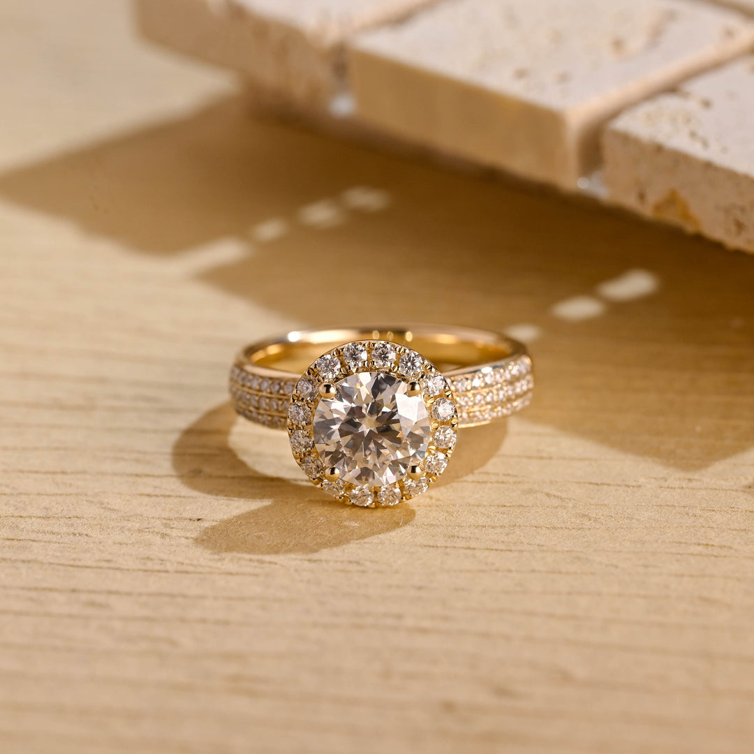 1.50ct-2.50ct Round Cut Lab Grown Diamond Halo Engagement Ring