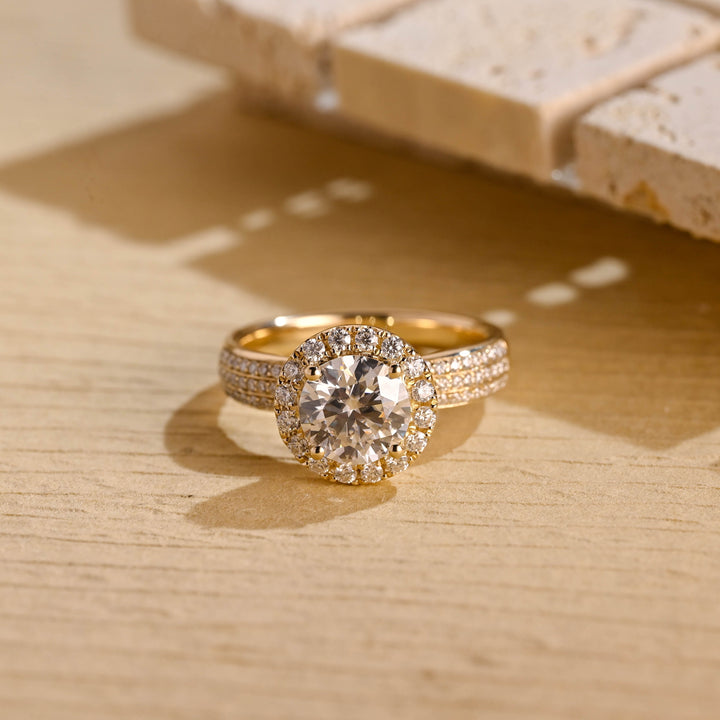 1.50ct-2.50ct Round Cut Lab Grown Diamond Halo Engagement Ring